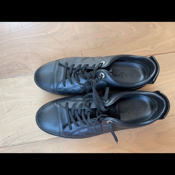 Authentic Louis vuitton man shoes - Picture 1 of 7